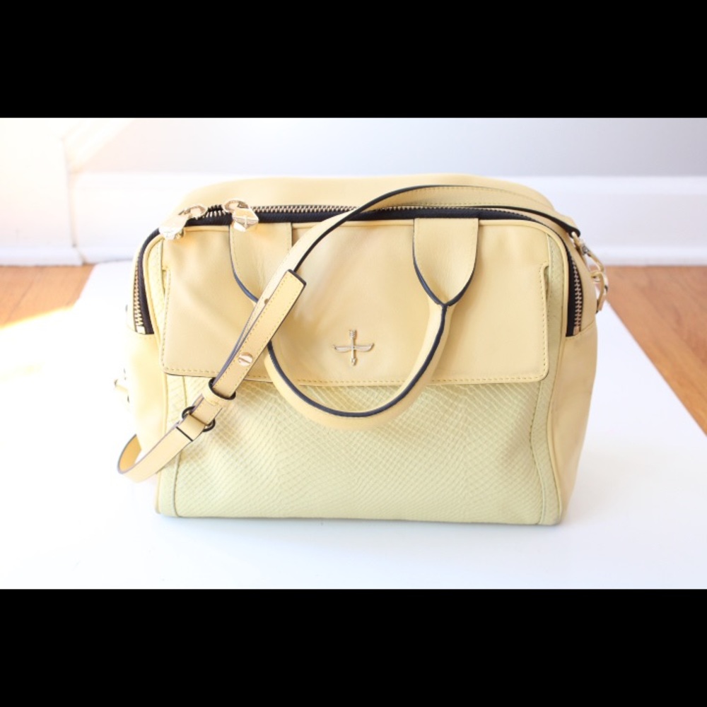 Pour La Victoire satchel